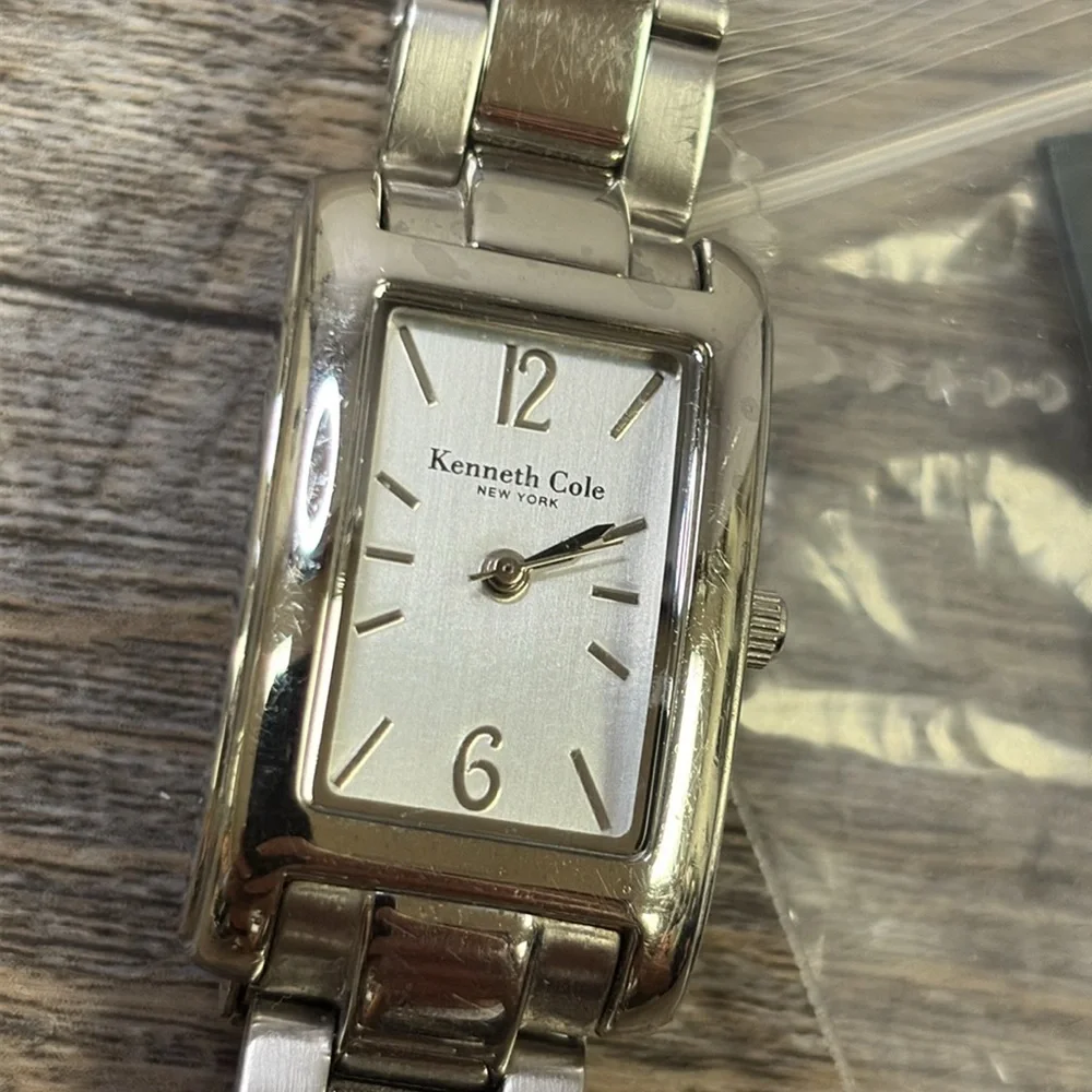 Kenneth Cole Women’s KC4617 Reaction Silver Watch